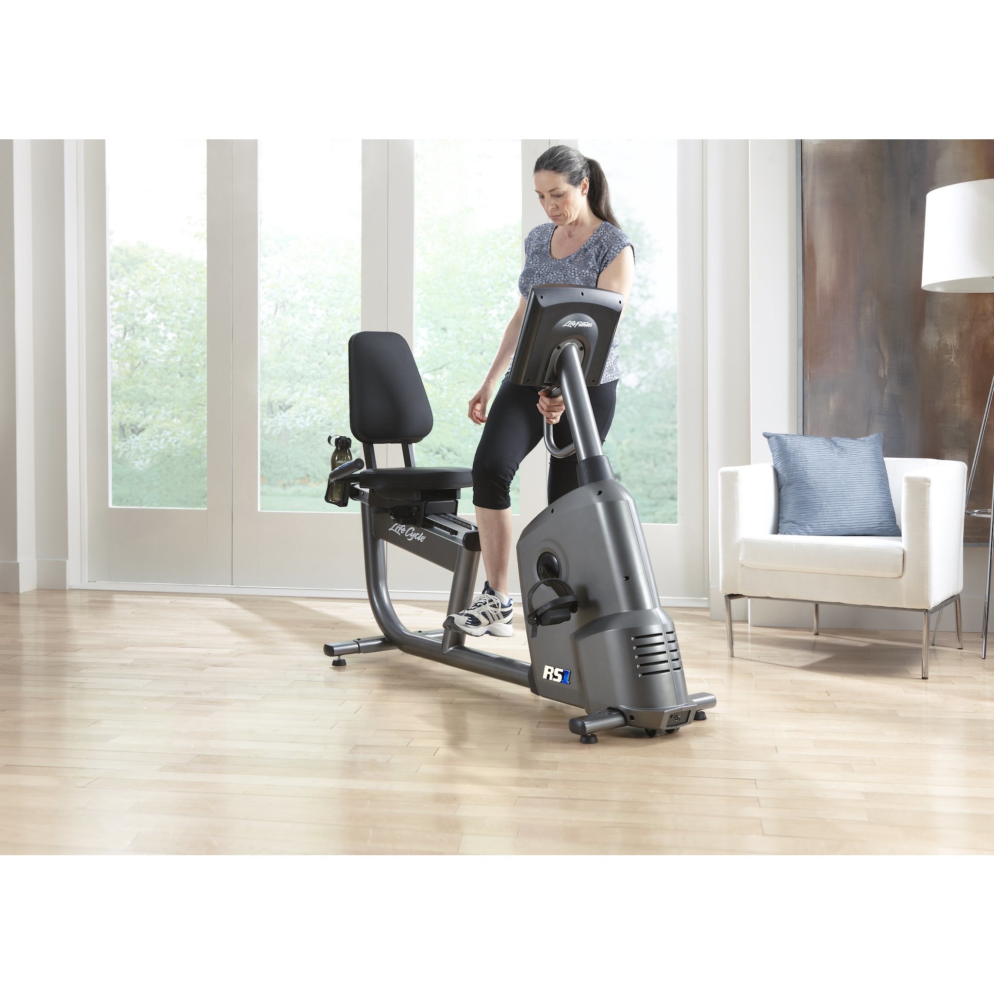 Life Fitness RS1 Recumbent Bik - Yen Yoga & Fitness review and price