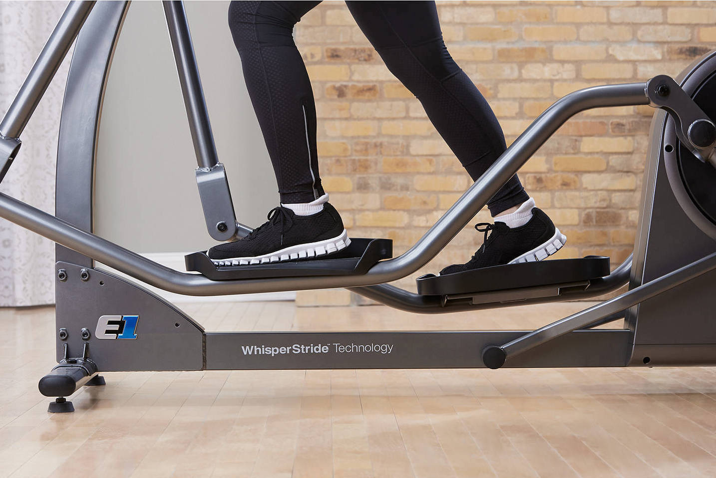 Life Fitness E1 Elliptical Cro - Yen Yoga & Fitness review and price